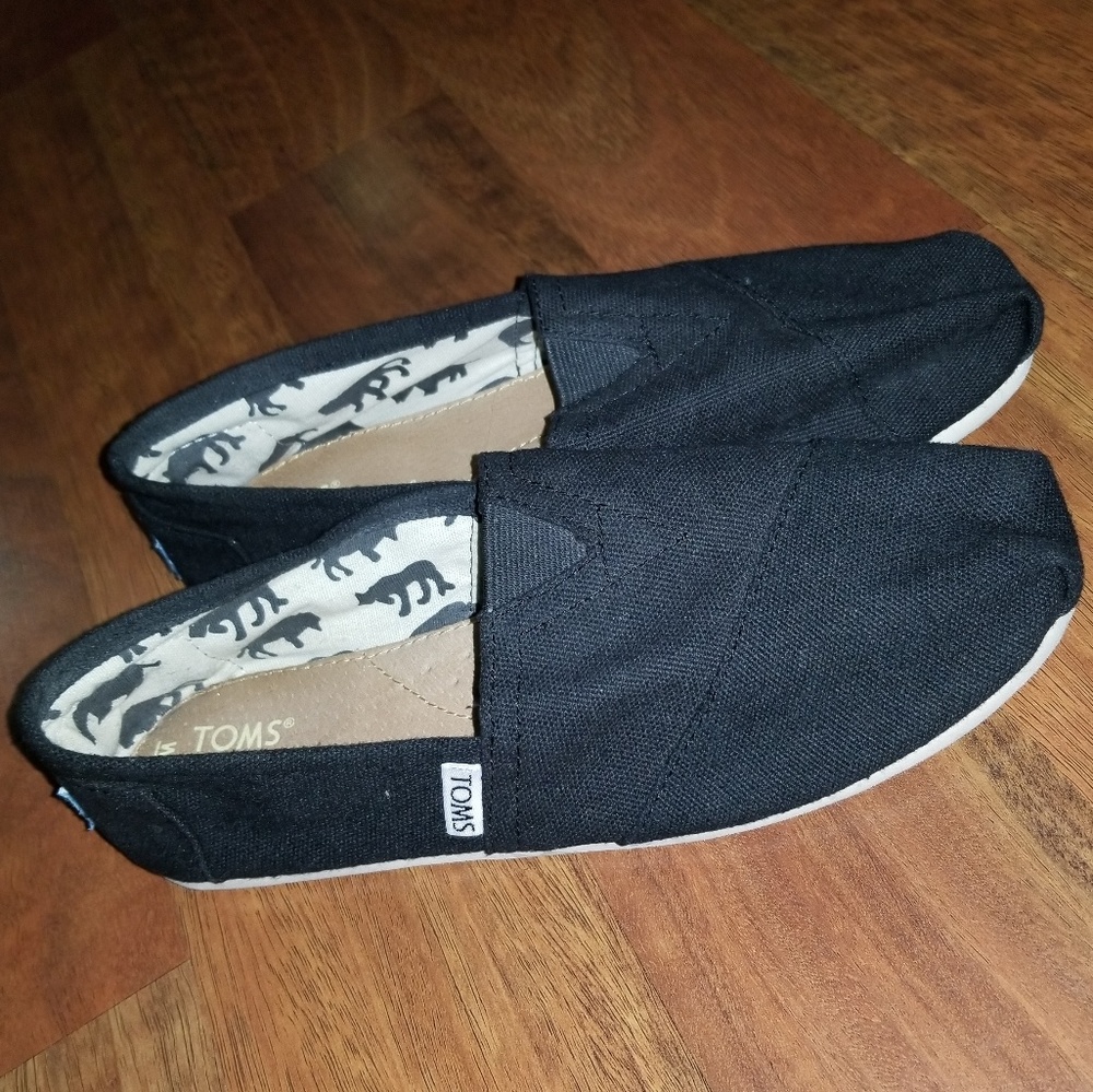 Black canvas TOMS